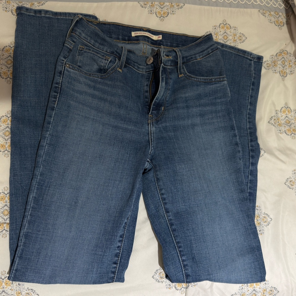 Levi High Rise Straight Jeans